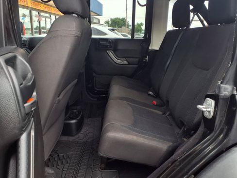Used 2017 Jeep Wrangler Unlimited Sport AWD/4WD image 9