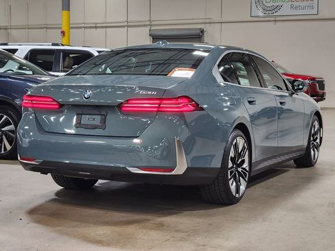 Used 2024 BMW 530i w/ Premium Package RWD image 8