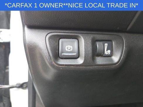 Used 2022 GMC Acadia SLE image 27