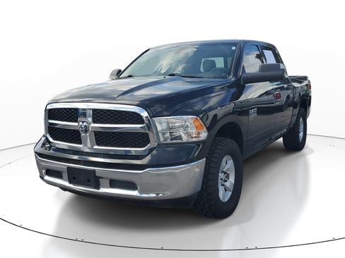 Used 2023 RAM 1500 Classic SLT w/ Trailer & Traction Group AWD/4WD image 4