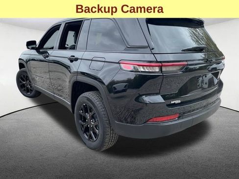 Used 2025 Jeep Grand Cherokee Altitude AWD/4WD image 10