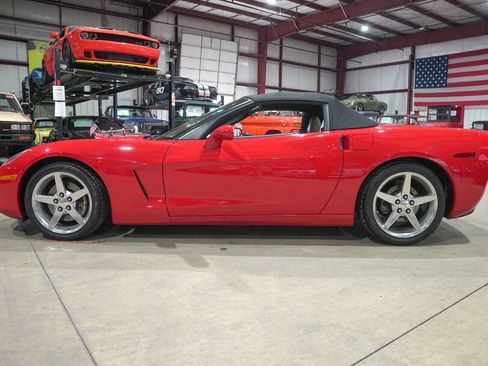 Used 2005 Chevrolet Corvette Convertible w/ Preferred Equipment Group image 21