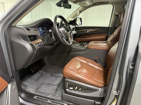 Used 2020 Cadillac Escalade ESV Premium Luxury AWD/4WD image 12
