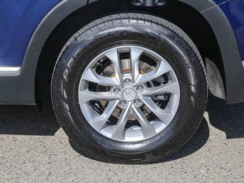 Used 2019 Hyundai Santa Fe SE AWD/4WD image 12