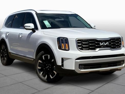 Used 2024 Kia Telluride SX Prestige w/ Towing Package image 2