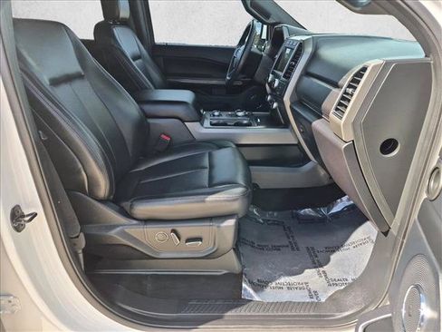 Used 2019 Ford Expedition XLT w/ Equipment Group 201A AWD/4WD image 21