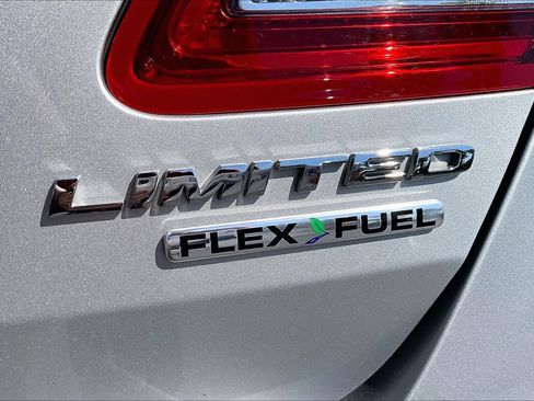 Used 2015 Ford Taurus Limited FWD image 10
