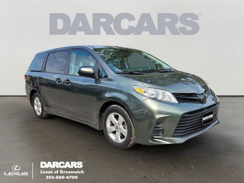 Used 2020 Toyota Sienna L image 1