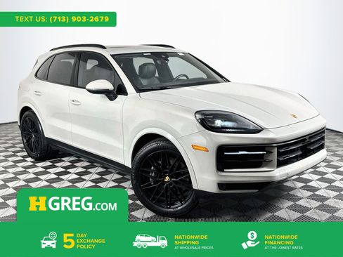 Used 2024 Porsche Cayenne w/ Premium Package AWD/4WD image 1