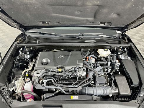 Used 2025 Toyota Camry SE FWD image 31