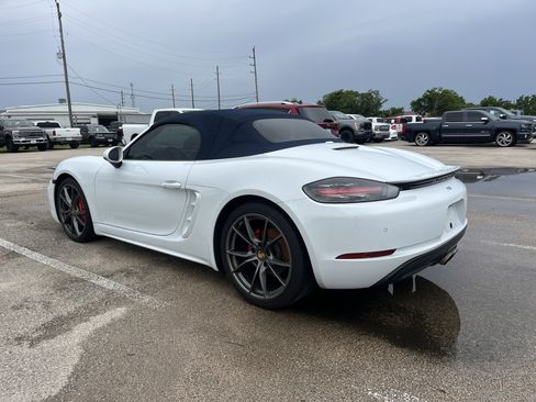 Used 2017 Porsche 718 Boxster S RWD image 3