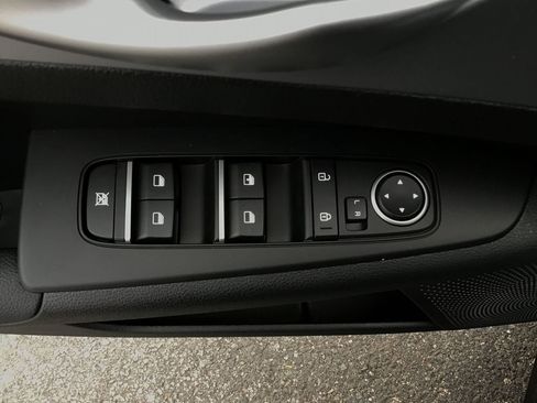 Certified 2023 Kia Forte LXS image 18