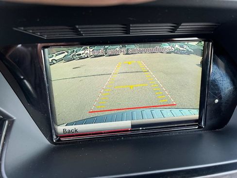 Used 2015 Mercedes-Benz GLK 350 4MATIC image 32