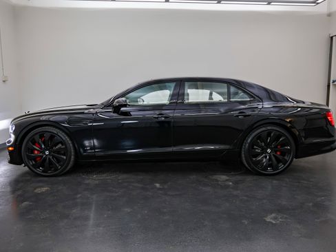 Used 2022 Bentley Flying Spur V8 image 6