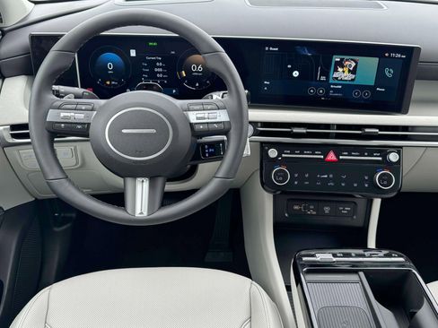 New 2025 Hyundai Tucson Limited image 17