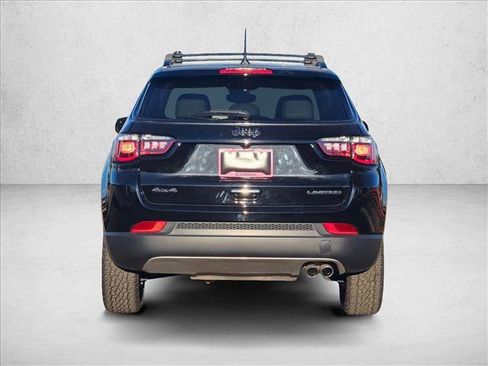 Used 2022 Jeep Compass Limited image 6