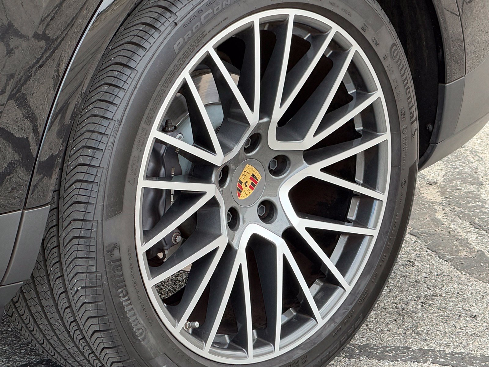 Certified 2023 Porsche Cayenne AWD/4WD image 12