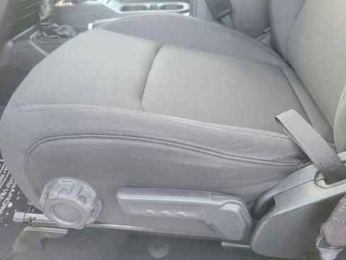 Used 2023 Jeep Wrangler Sport S image 24