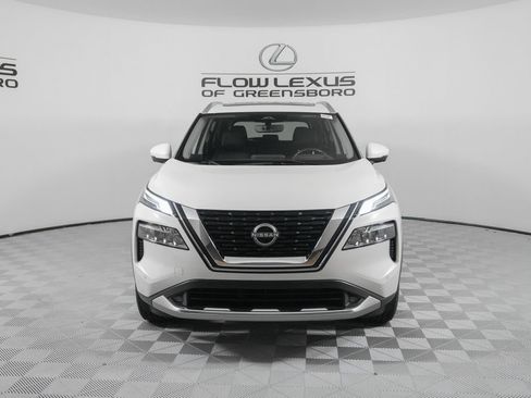 Used 2022 Nissan Rogue Platinum w/ Head-Up Display Package AWD/4WD image 2