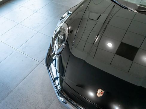 Certified 2025 Porsche 911 Targa 4 GTS AWD/4WD image 31