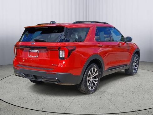Used 2025 Ford Explorer ST-Line AWD/4WD image 3