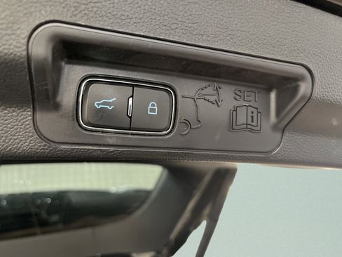 Used 2022 Ford Explorer ST AWD/4WD image 18