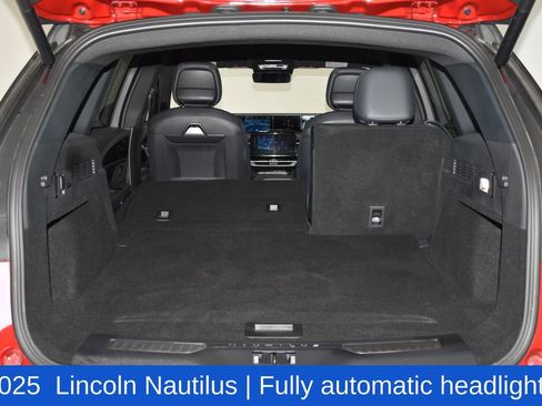 Used 2025 Lincoln Nautilus Reserve w/ Jet Appearance Package AWD/4WD image 29