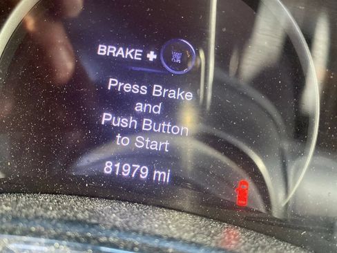Used 2022 Dodge Durango SXT w/ Blacktop Package AWD/4WD image 10