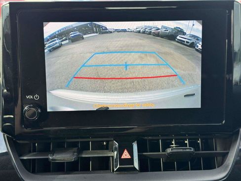 Used 2023 Toyota Corolla LE FWD image 31