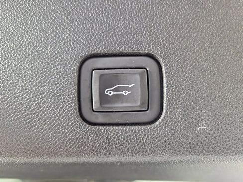 Certified 2024 Cadillac XT6 Luxury w/ LPO, Floor Liner Package image 9