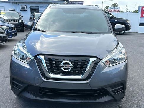 Used 2019 Nissan Kicks SV FWD image 3