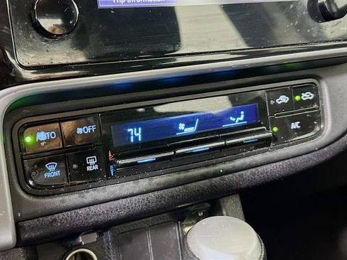 Used 2019 Toyota Corolla LE image 17