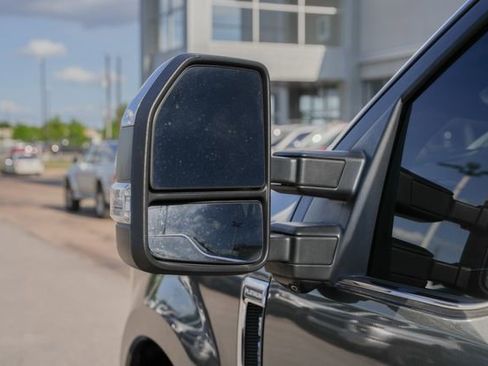 Used 2017 Ford F250 Platinum w/ Platinum Ultimate Package image 16