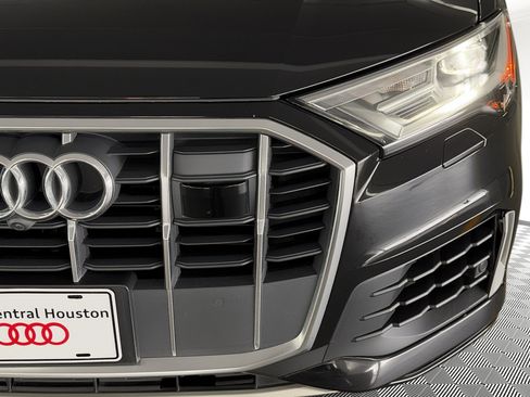 Used 2022 Audi Q7 3.0T Premium Plus w/ Premium Plus Package AWD/4WD image 11