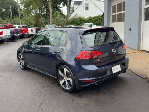 Used 2017 Volkswagen GTI SE FWD image 6