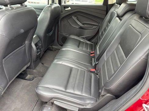 Used 2019 Ford Escape Titanium FWD image 17