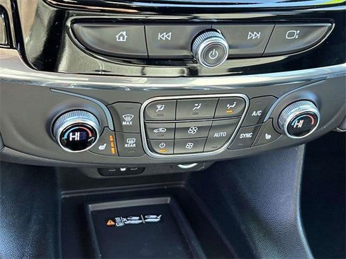 Certified 2023 Chevrolet Traverse LT image 30