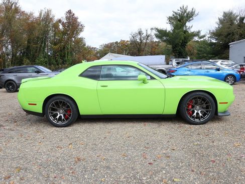 Used 2015 Dodge Challenger SRT w/ Technology Group image 6
