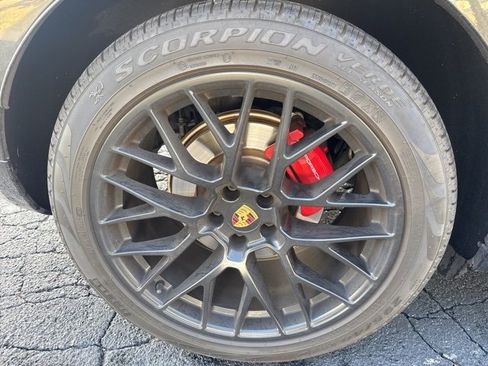 Used 2021 Porsche Macan GTS image 12