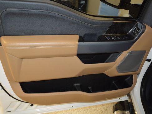 Used 2023 Ford F250 Lariat w/ Chrome Package image 13