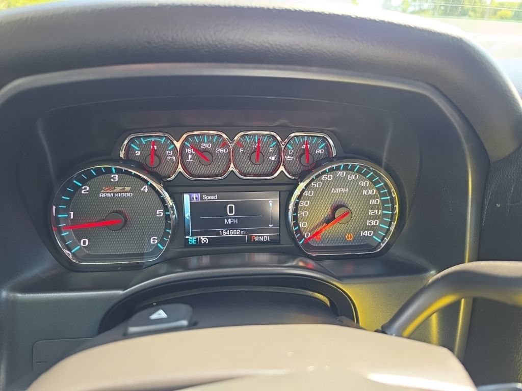 Used 2018 Chevrolet Silverado 1500 LT w/ All Star Edition AWD/4WD image 9