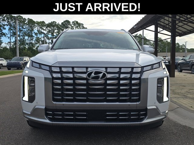 Certified 2024 Hyundai Palisade Calligraphy FWD image 2