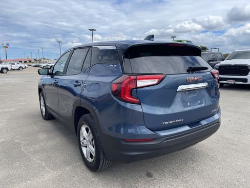 Used 2024 GMC Terrain SLE AWD/4WD image 6