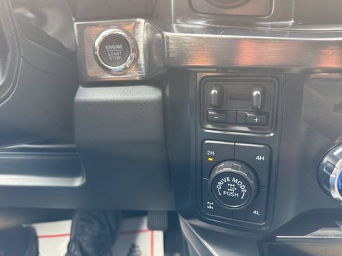 Used 2025 Ford F350 Lariat w/ Lariat Ultimate Package AWD/4WD image 29