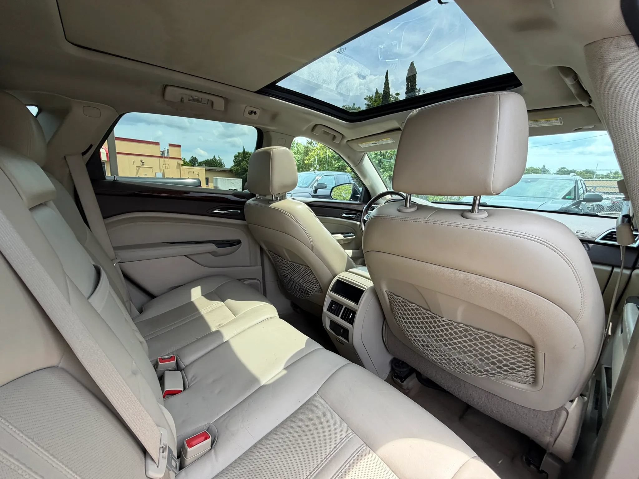 Used 2014 Cadillac SRX Luxury w/ Driver Awareness Package FWD image 16