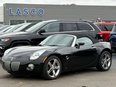 Used 2006 Pontiac Solstice Convertible w/ Premium Package image 1