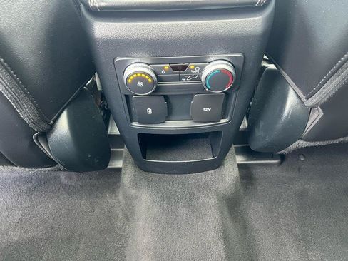 Used 2021 Ford Explorer XLT w/ Equipment Group 202A AWD/4WD image 15