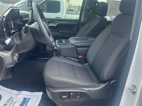 Used 2025 Chevrolet Silverado 1500 LT AWD/4WD image 9