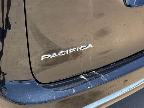 Used 2025 Chrysler Pacifica Select FWD image 31