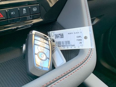 New 2026 Ford Explorer Active w/ Active Comfort Package image 30